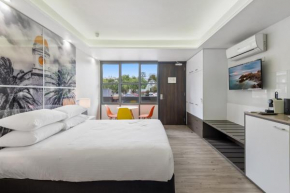 Bright Coastal Studio in St Kilda Beach Area